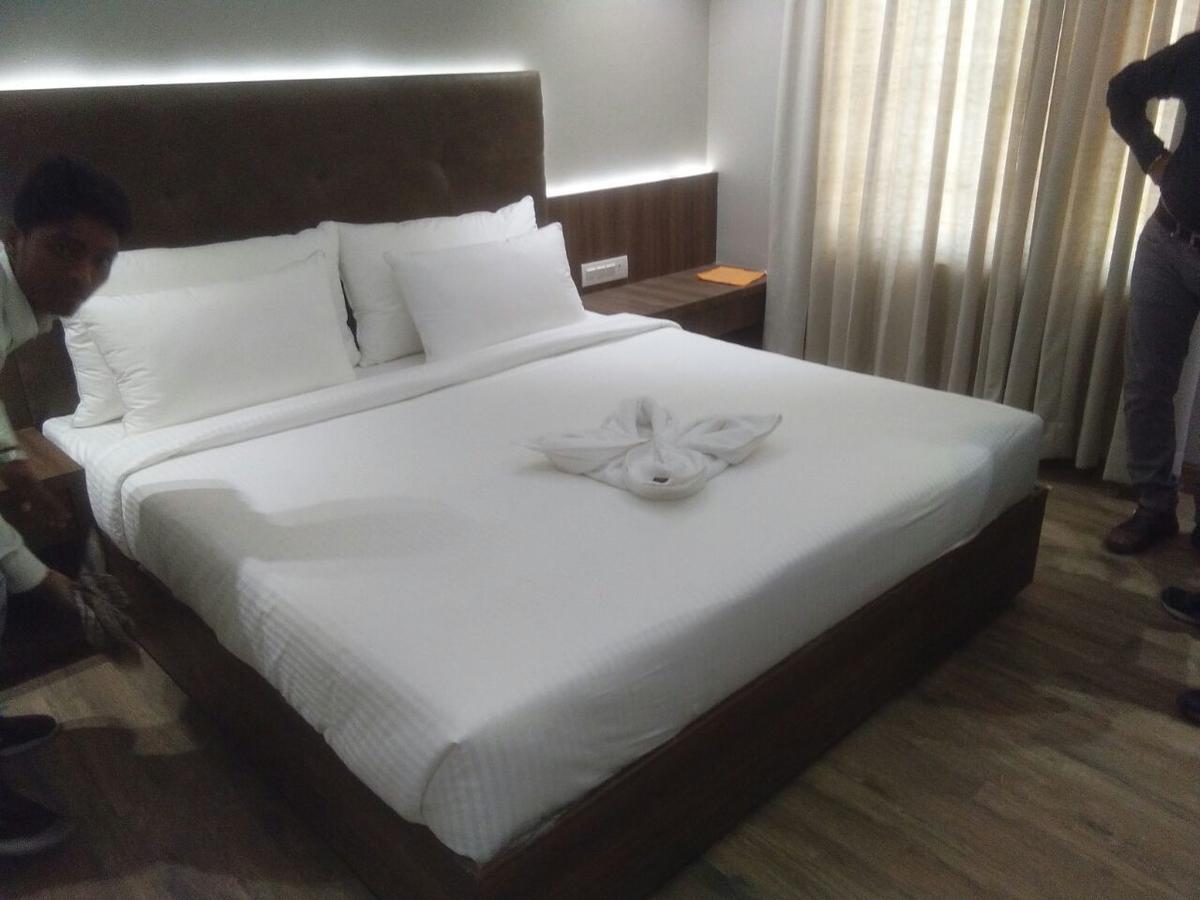 Hotel City Crown Mandsaur Luaran gambar